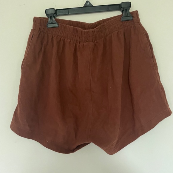 NWOT Linen shorts with pockets! - Picture 2 of 5